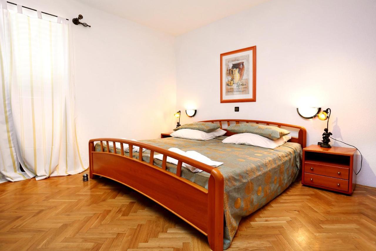 Apartments And Rooms With Parking Space Duce, Omis - 10303 Exterior photo